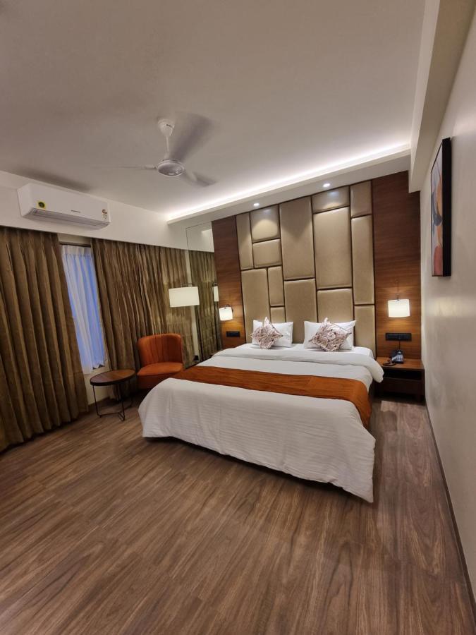 Hotel El Magnifico Surat Zewnętrze zdjęcie