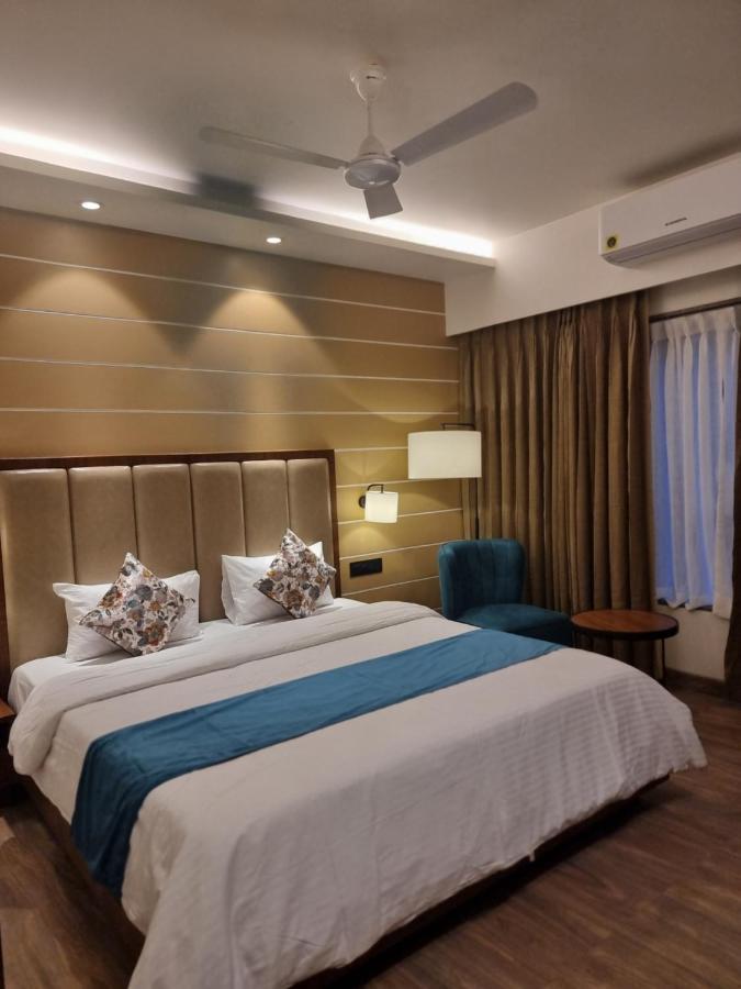 Hotel El Magnifico Surat Zewnętrze zdjęcie