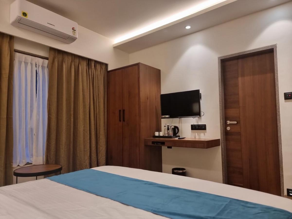 Hotel El Magnifico Surat Zewnętrze zdjęcie