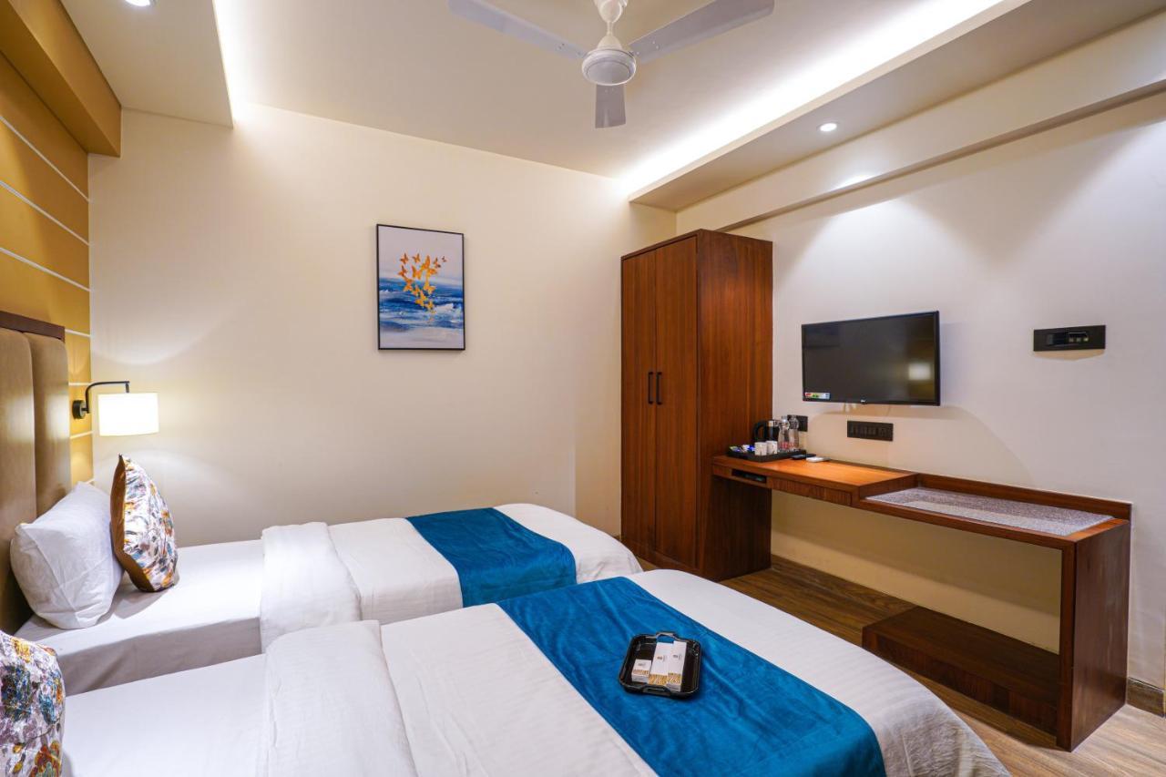 Hotel El Magnifico Surat Zewnętrze zdjęcie