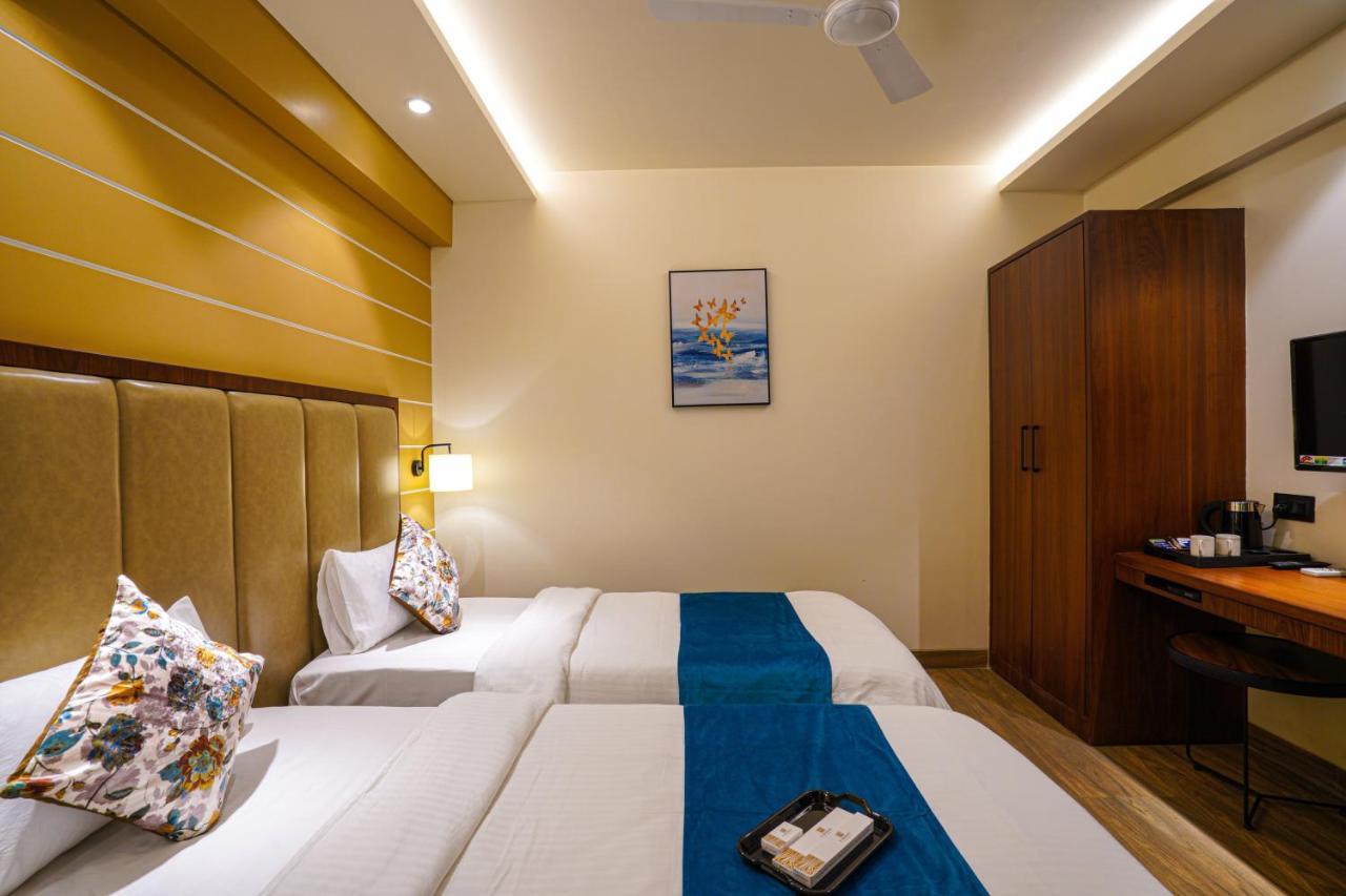 Hotel El Magnifico Surat Zewnętrze zdjęcie
