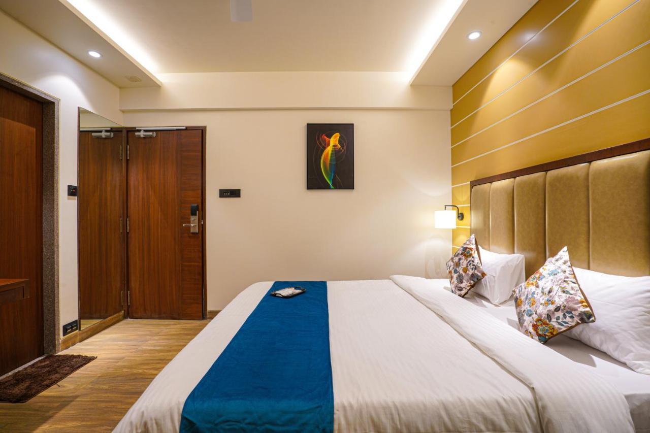 Hotel El Magnifico Surat Zewnętrze zdjęcie