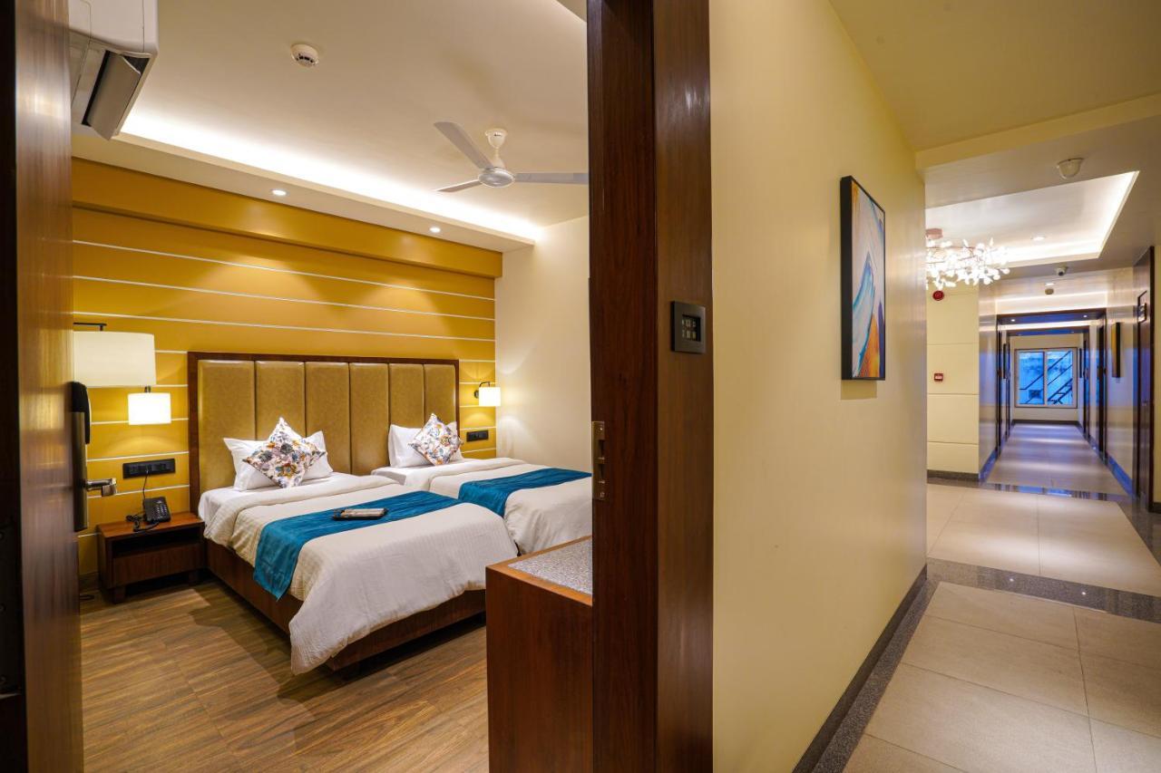 Hotel El Magnifico Surat Zewnętrze zdjęcie