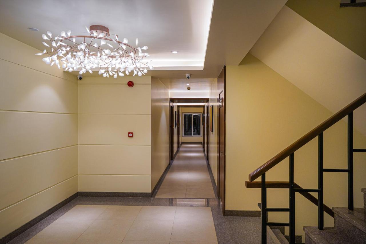 Hotel El Magnifico Surat Zewnętrze zdjęcie